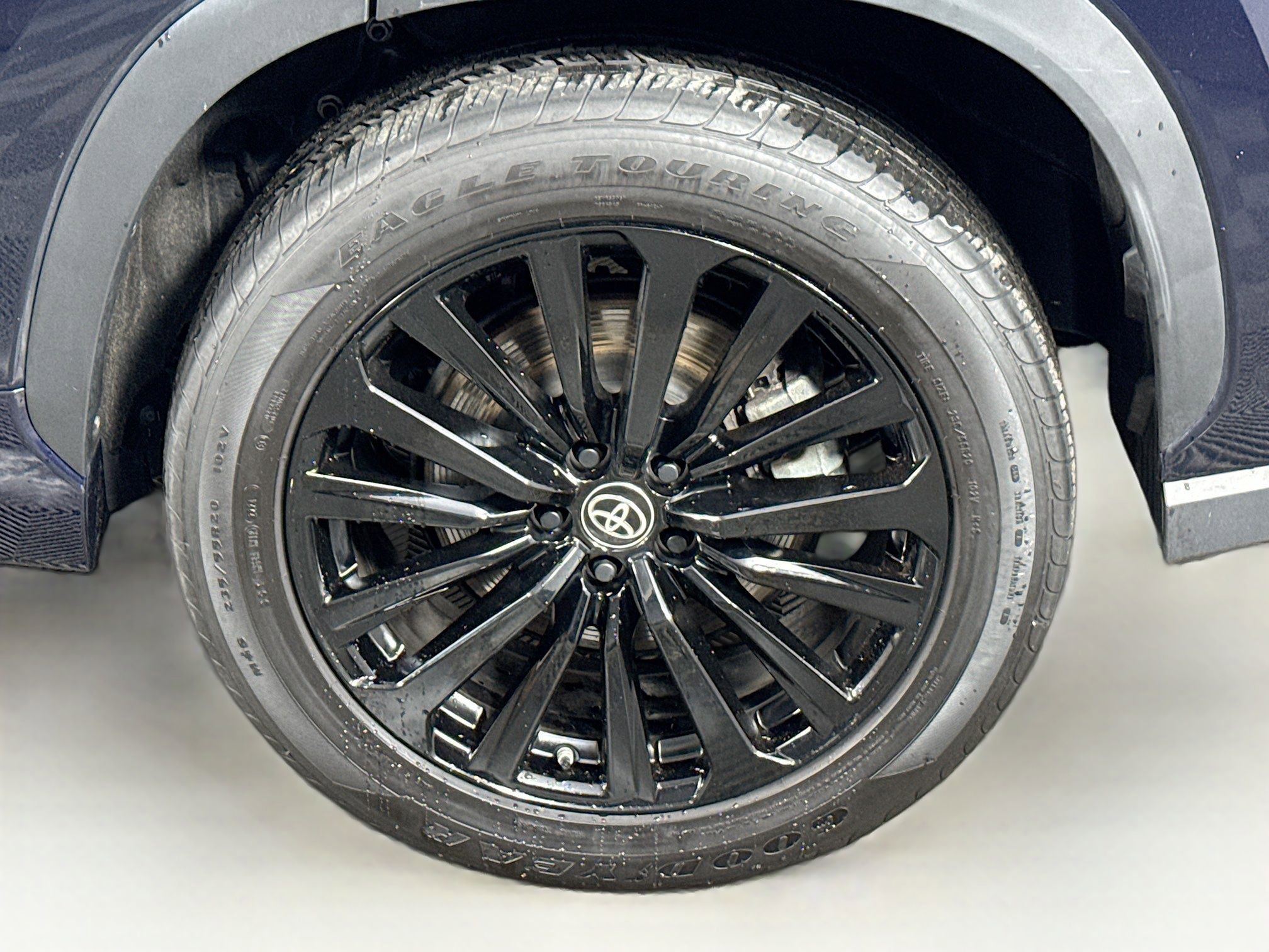 Certified 2025 Toyota Highlander XSE image 9