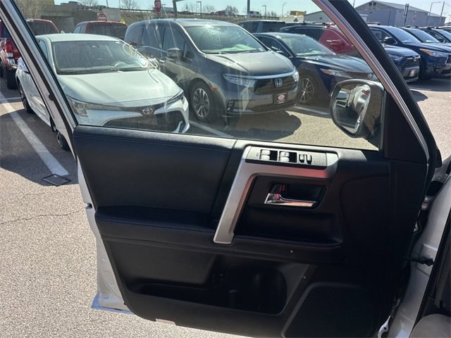 Used 2022 Toyota 4Runner SR5 Premium image 37
