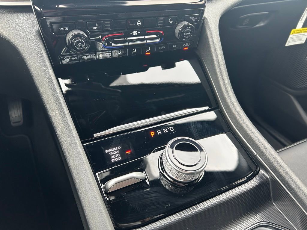 New 2025 Jeep Grand Cherokee Limited image 15