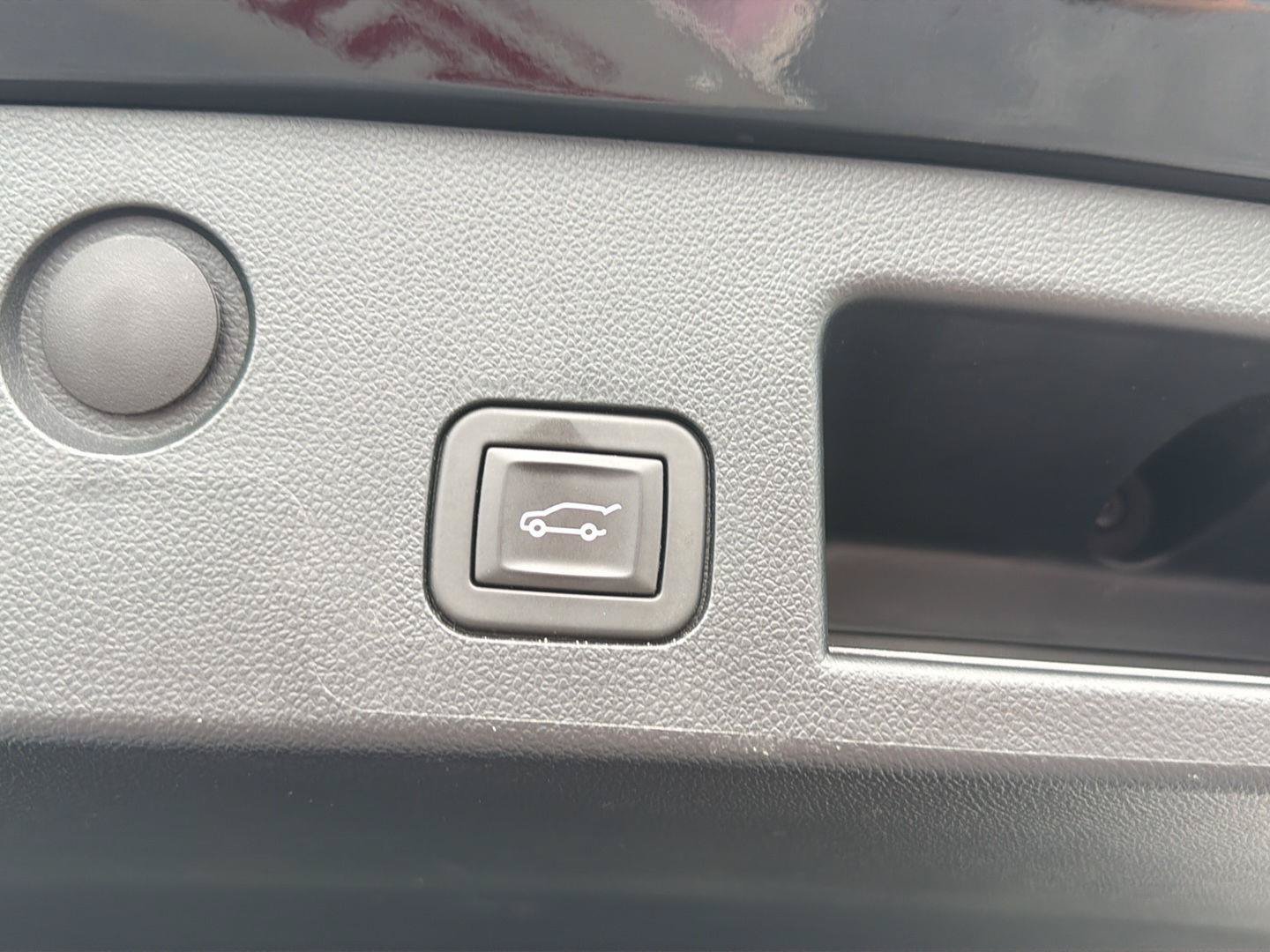Certified 2025 Chevrolet Equinox ACTIV w/ Convenience Package III FWD image 35