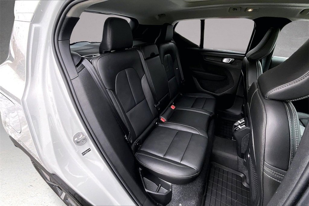 Used 2026 Volvo XC40 B5 Plus w/ Protection Package Premier image 24