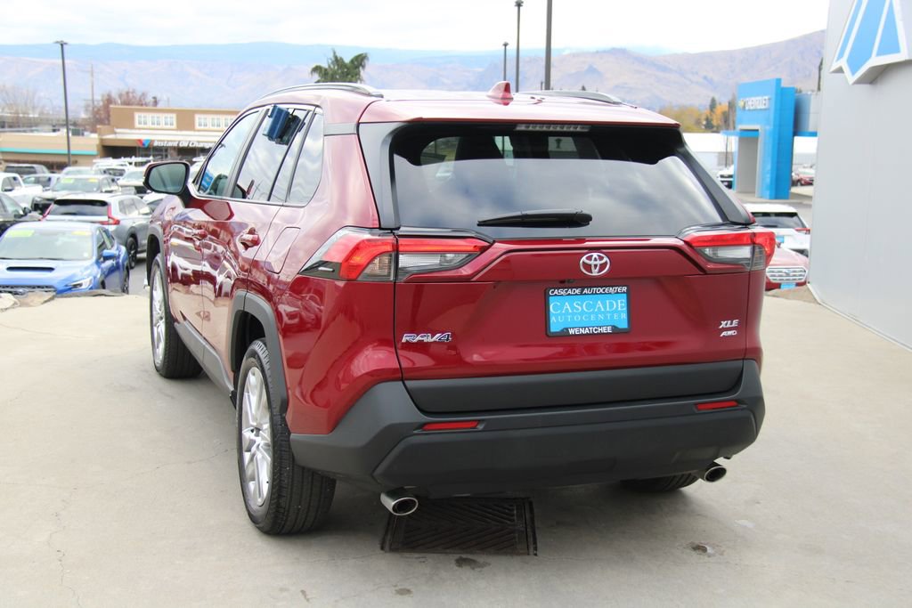 Used 2025 Toyota RAV4 XLE Premium image 7