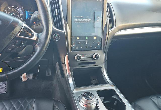 Used 2024 Ford Edge Titanium image 9