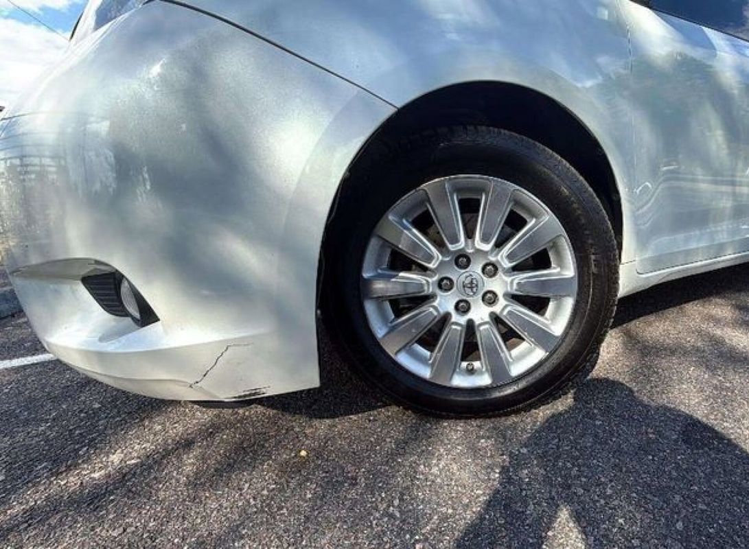 Used 2015 Toyota Sienna XLE image 25