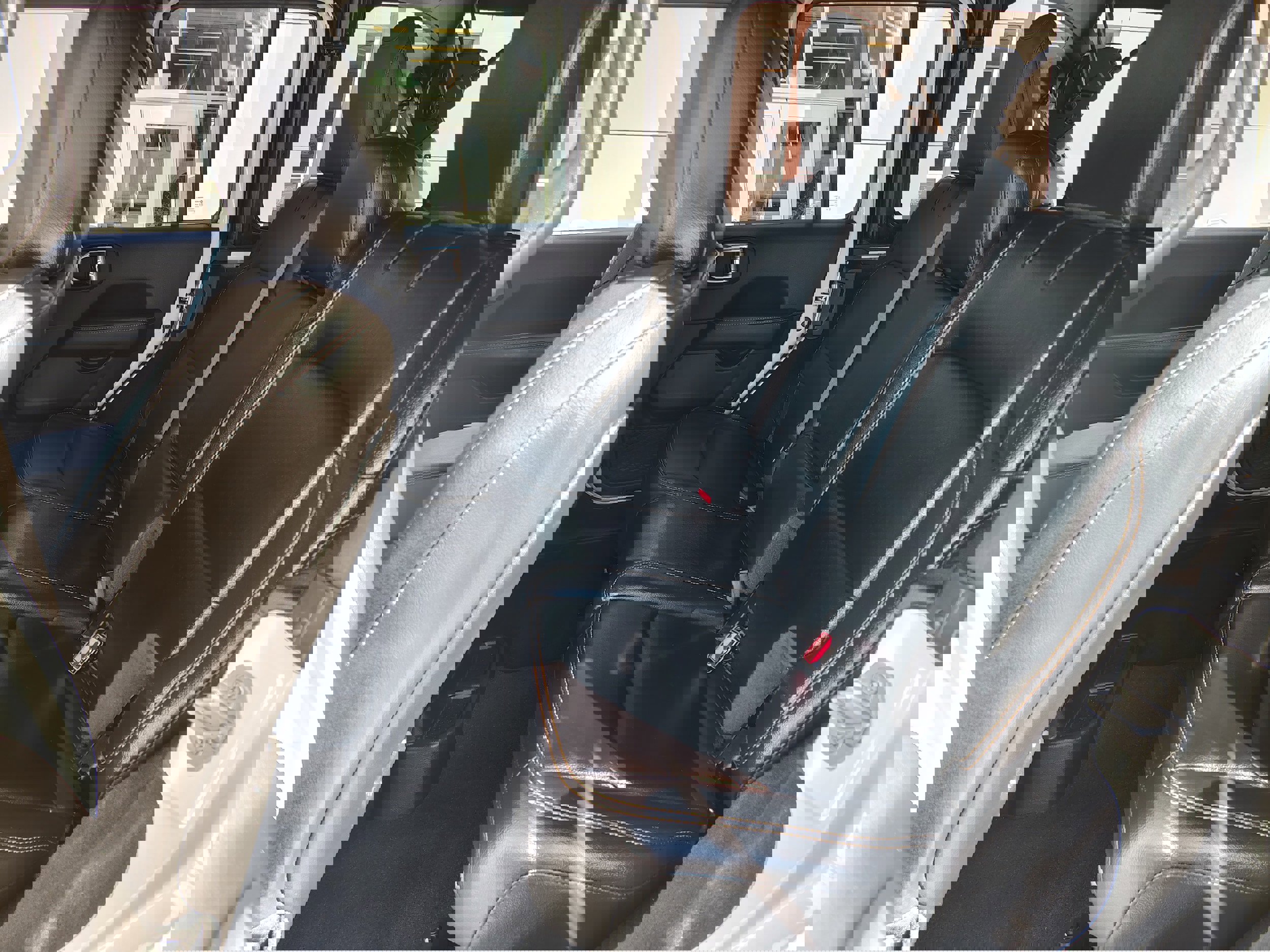 Certified 2024 Jeep Wrangler Sahara w/ Technology Group image 17