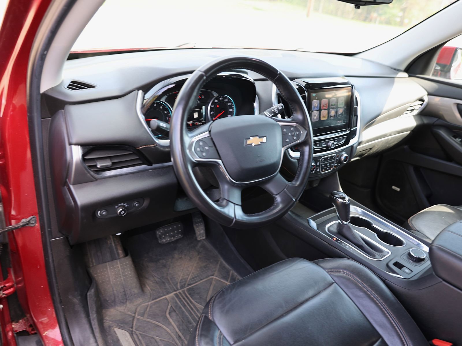 Used 2019 Chevrolet Traverse RS w/ LPO, Floor Liner Package AWD/4WD image 18