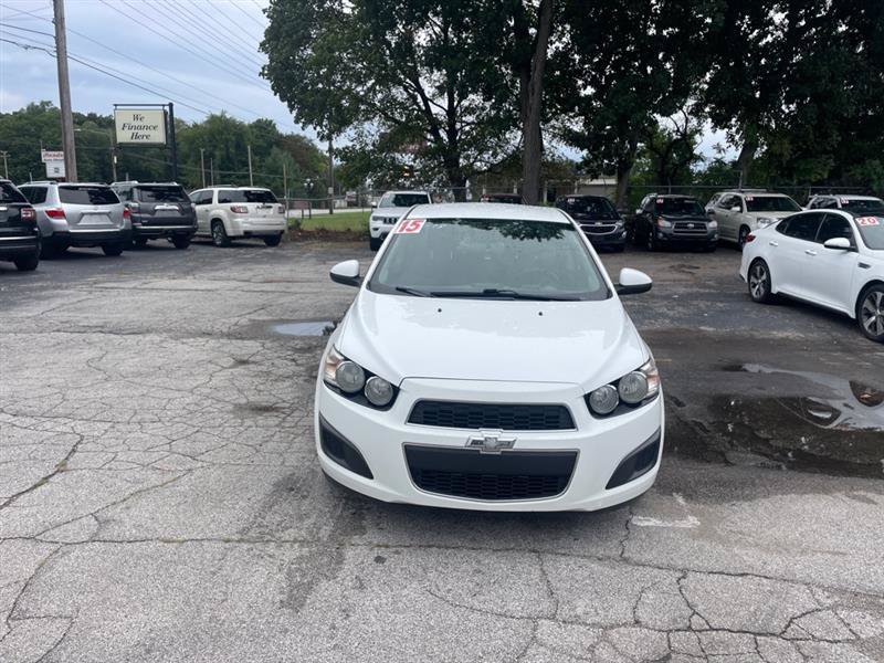 Used 2015 Chevrolet Sonic LT FWD image 2