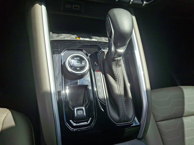 Used 2023 Chevrolet Colorado ZR2 w/ ZR2 Convenience Package III AWD/4WD image 16