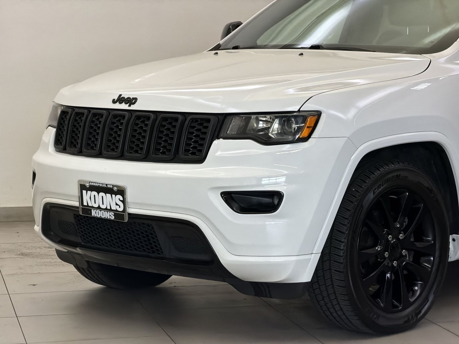 Used 2020 Jeep Grand Cherokee Altitude RWD image 30