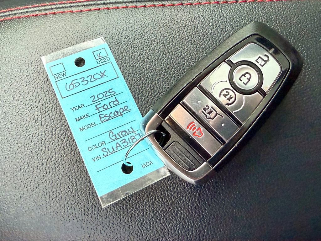 Certified 2025 Ford Escape ST-Line Elite w/ Premium Technology Package image 30