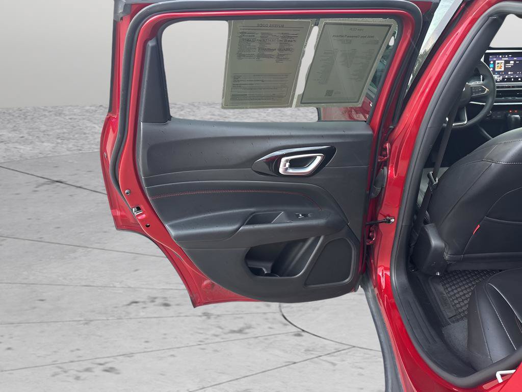 Used 2025 Jeep Compass Trailhawk AWD/4WD image 28