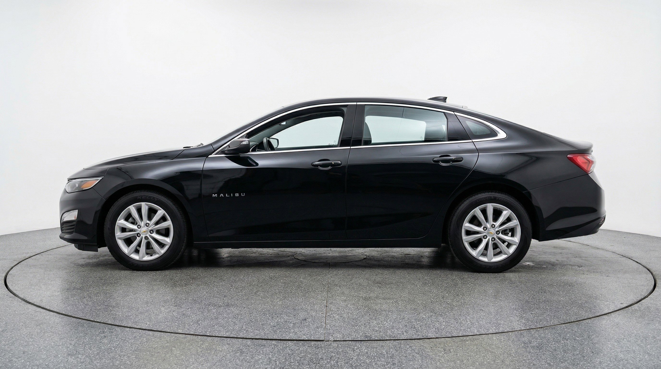 Used 2024 Chevrolet Malibu LT image 5
