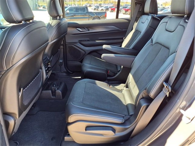 New 2025 Jeep Grand Cherokee L Altitude image 13