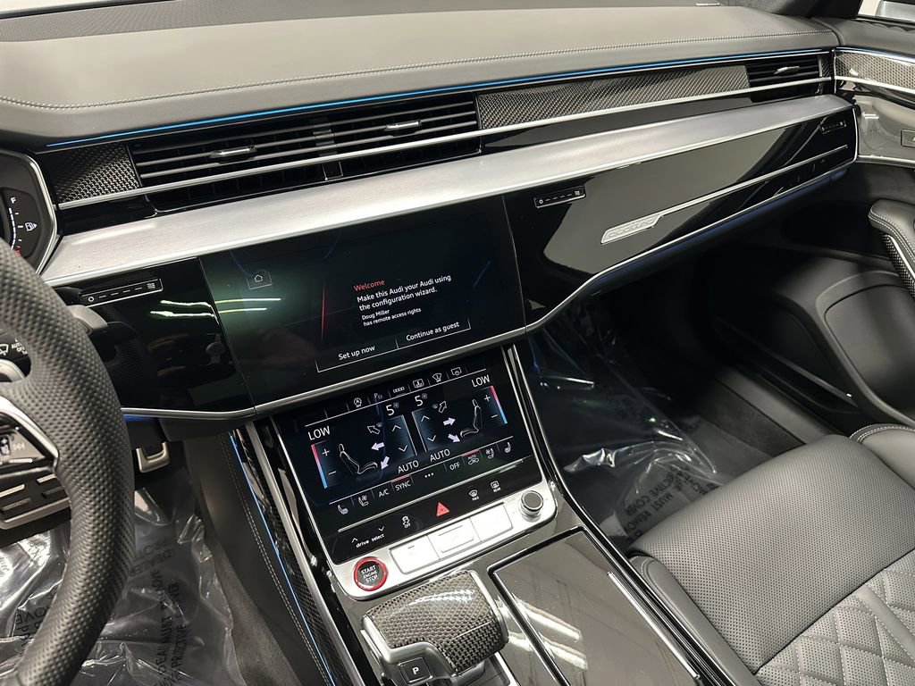 Used 2025 Audi S8 image 32