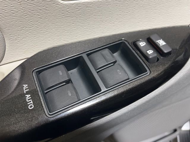 Used 2014 Toyota Sienna LE image 11