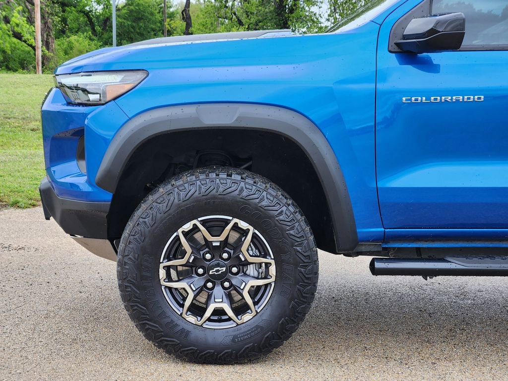 Used 2024 Chevrolet Colorado ZR2 w/ Safety Package AWD/4WD image 8