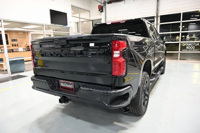 New 2026 Chevrolet Silverado 1500 Custom Trail Boss w/ Turbomax Blackout Package image 5