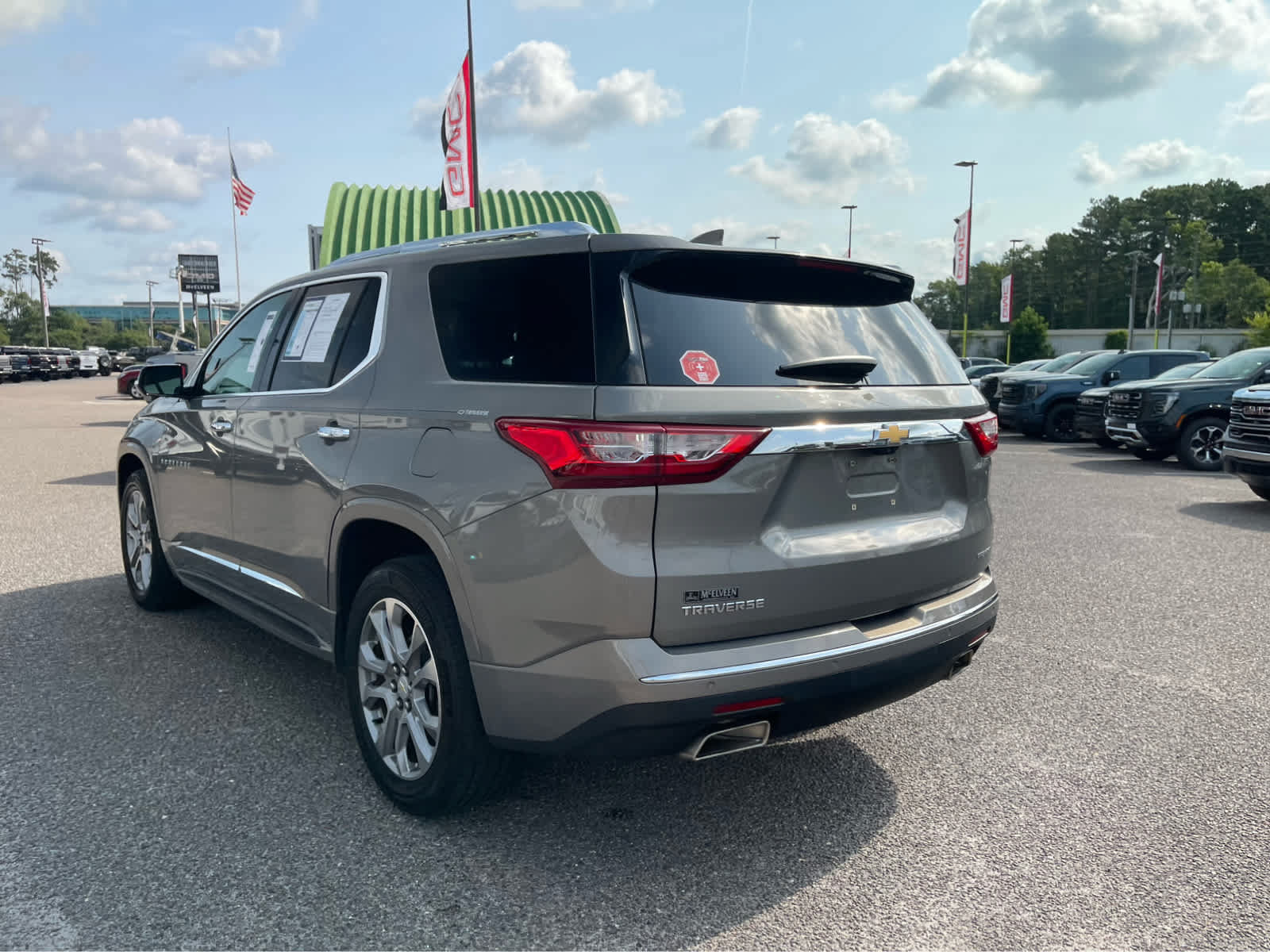 Used 2019 Chevrolet Traverse Premier w/ Driver Confidence II Package FWD image 7