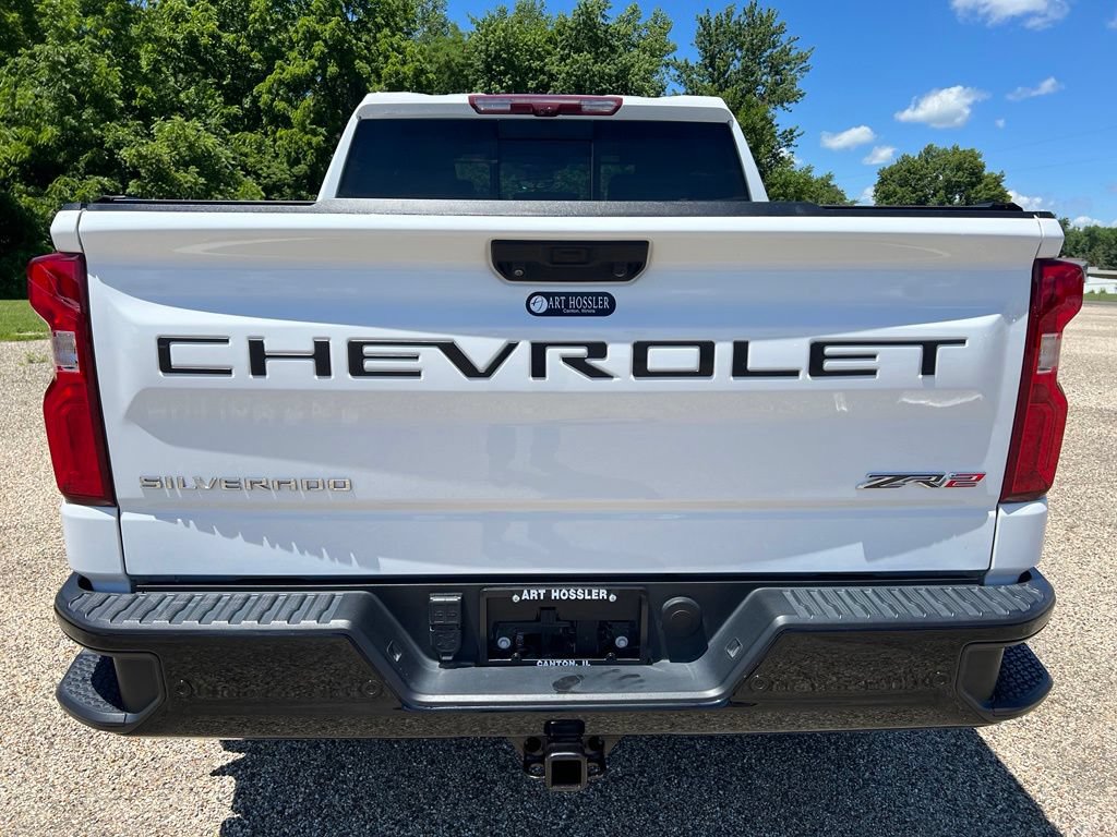 Used 2023 Chevrolet Silverado 1500 ZR2 w/ Technology Package AWD/4WD image 4
