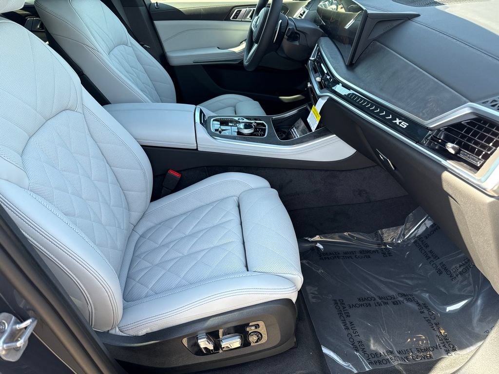 New 2026 BMW X5 xDrive50e w/ Executive Package AWD/4WD image 13