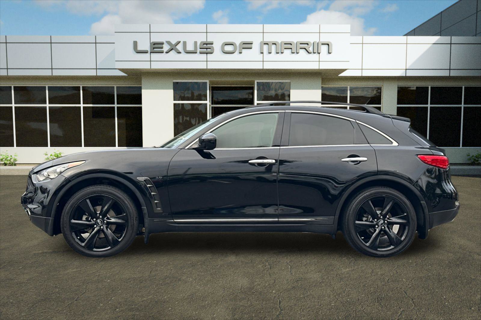 Used 2017 INFINITI QX70 AWD w/ Premium Package image 2