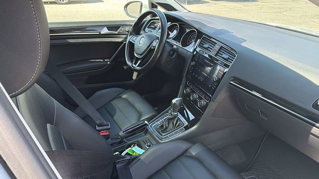 Used 2018 Volkswagen Golf SEL FWD image 9
