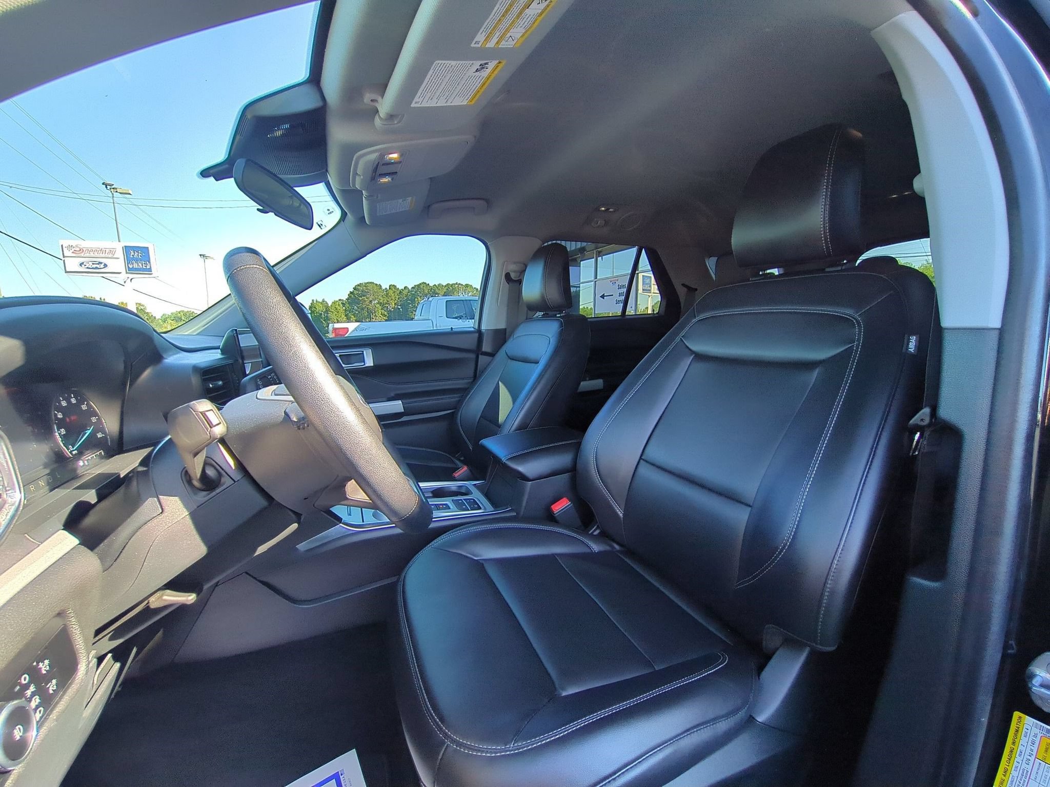 Used 2023 Ford Explorer XLT w/ Equipment Group 202A RWD image 25