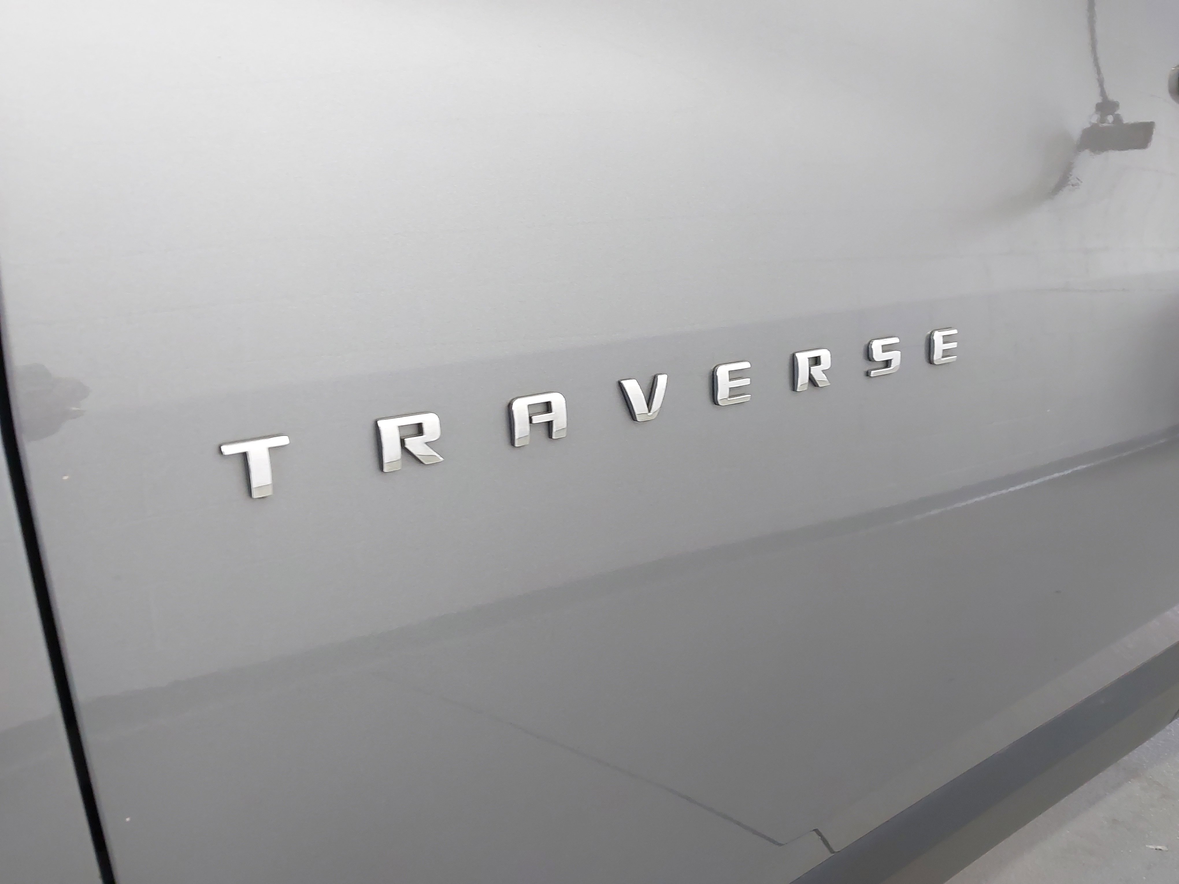 Used 2020 Chevrolet Traverse LT FWD image 32