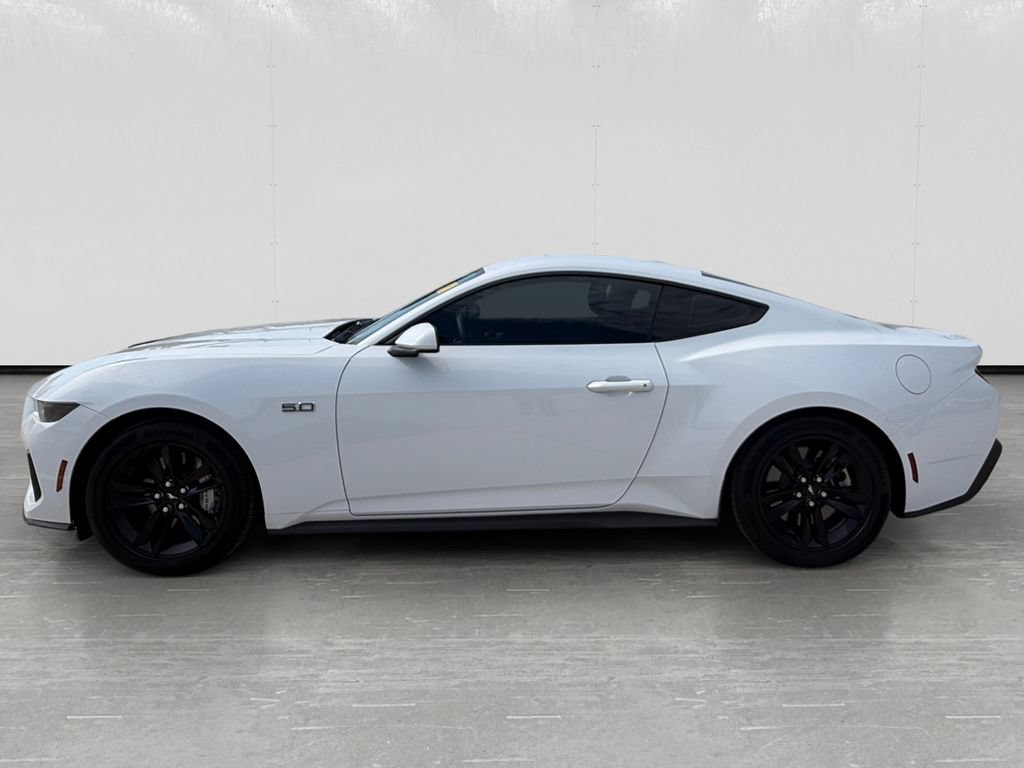 Used 2026 Ford Mustang GT RWD image 2