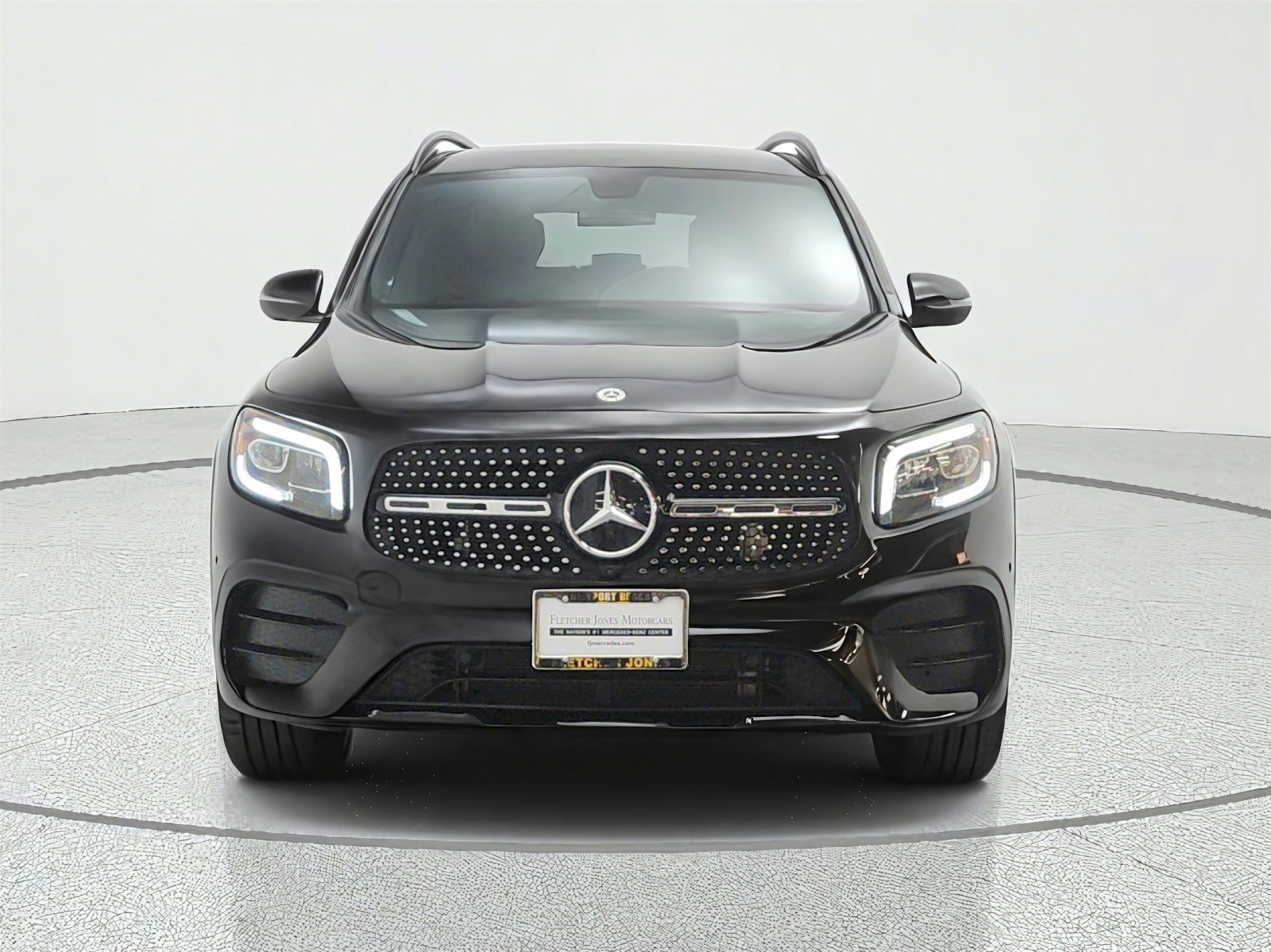 Used 2023 Mercedes-Benz GLB 250 image 2