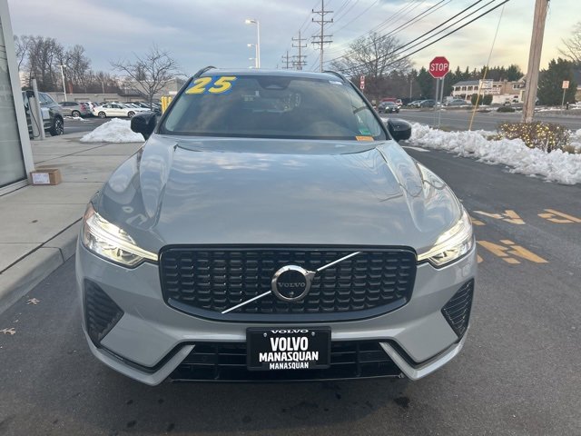 Certified 2025 Volvo XC60 B5 Plus image 7