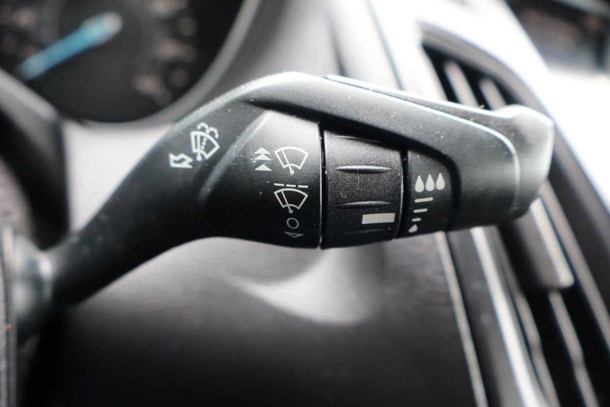 Used 2016 Ford Focus SE FWD image 32