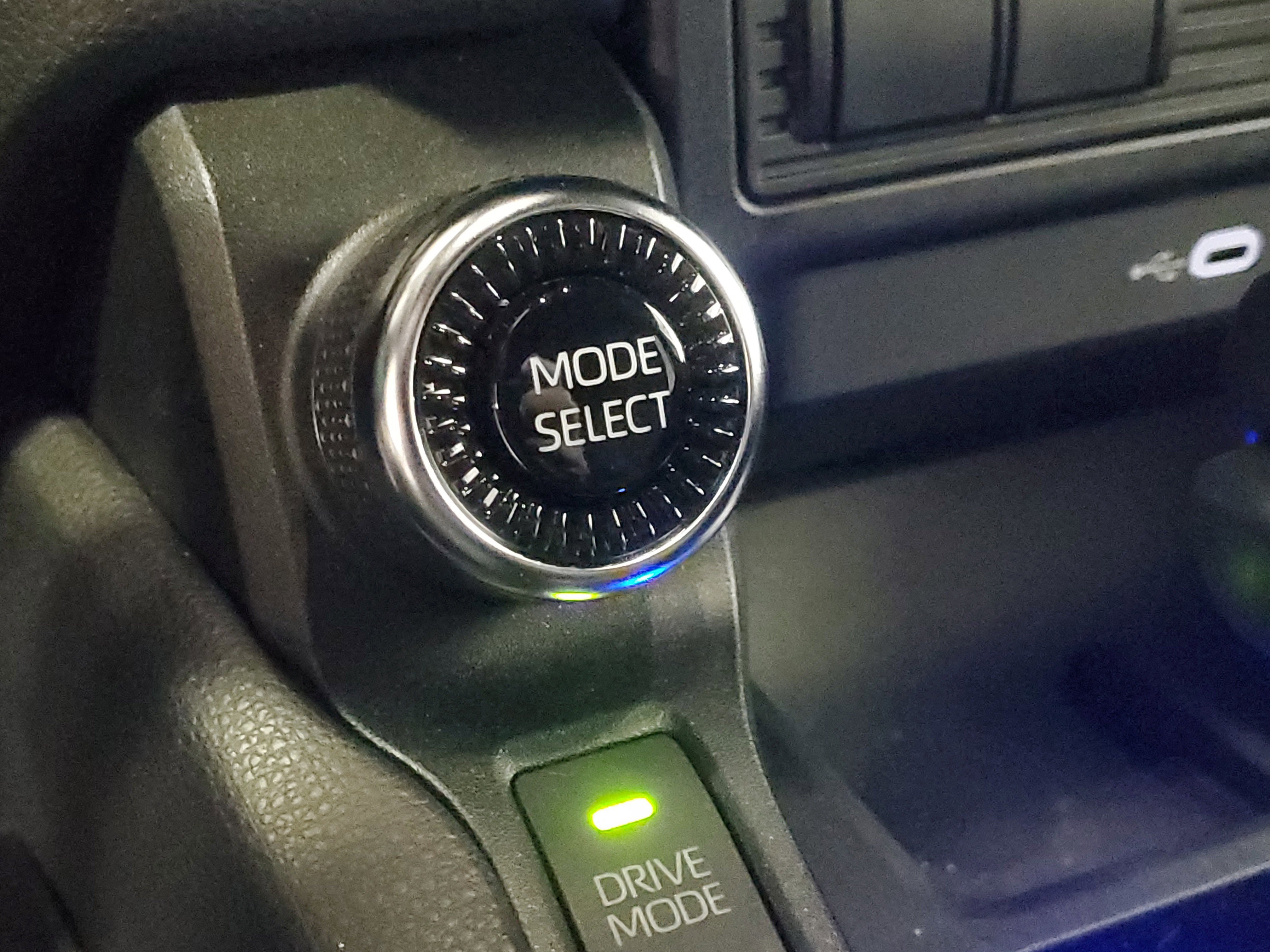 Certified 2025 Toyota Land Cruiser Base image 27