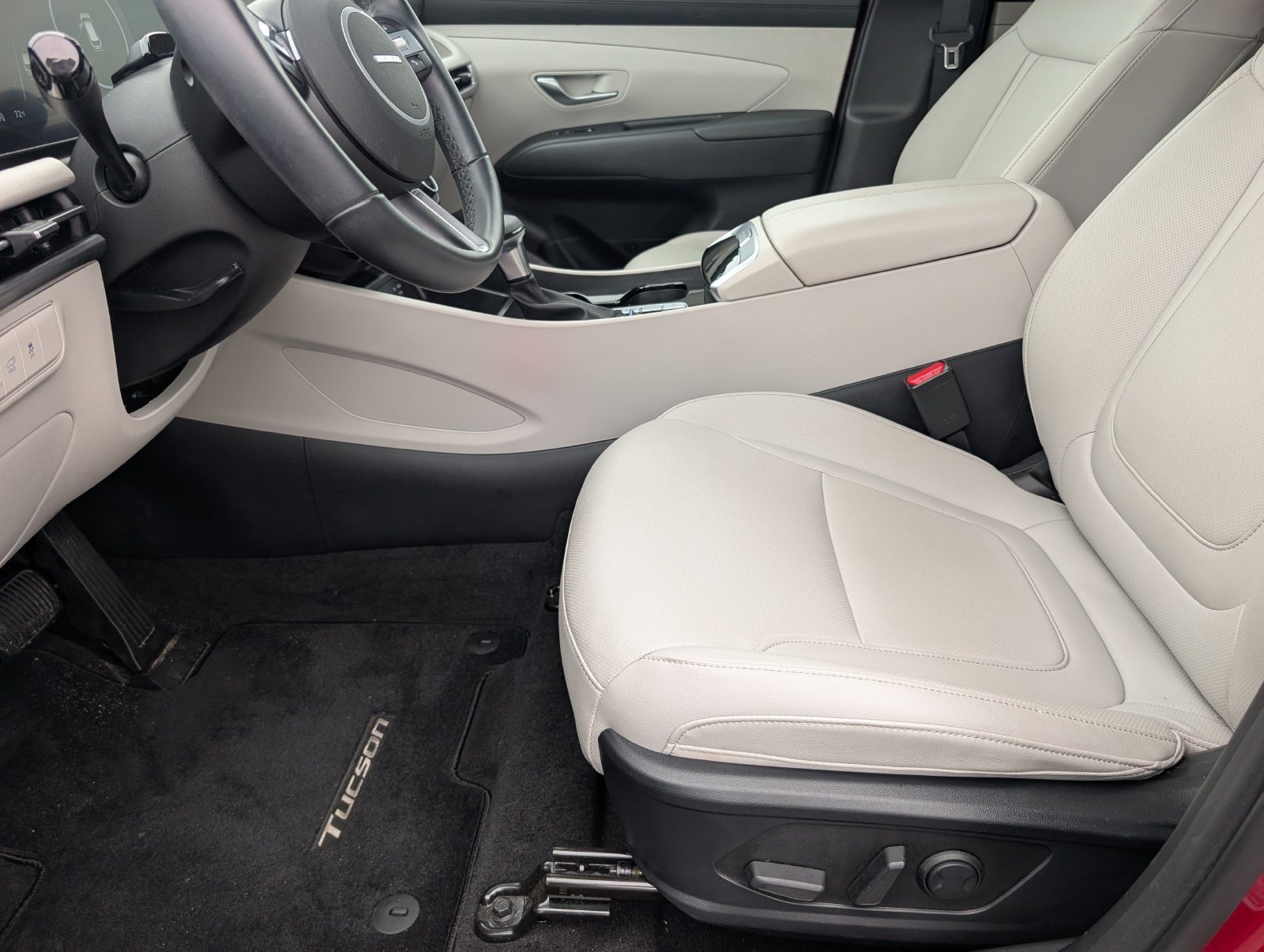 Used 2025 Hyundai Tucson SEL FWD image 15