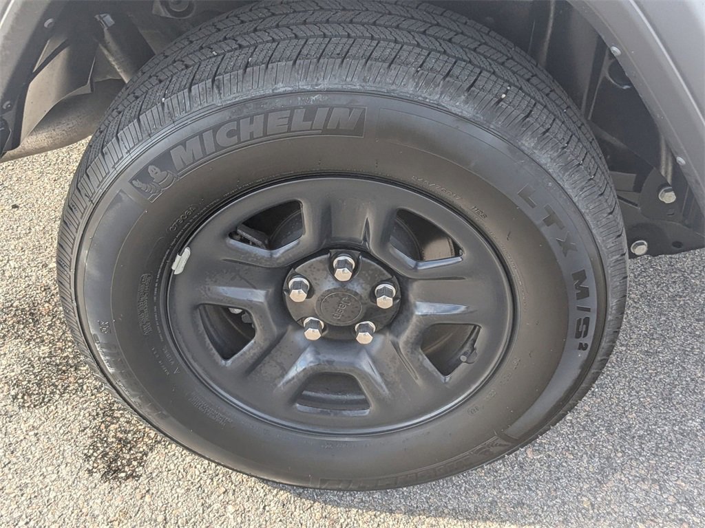 Used 2022 Jeep Wrangler Sport image 12