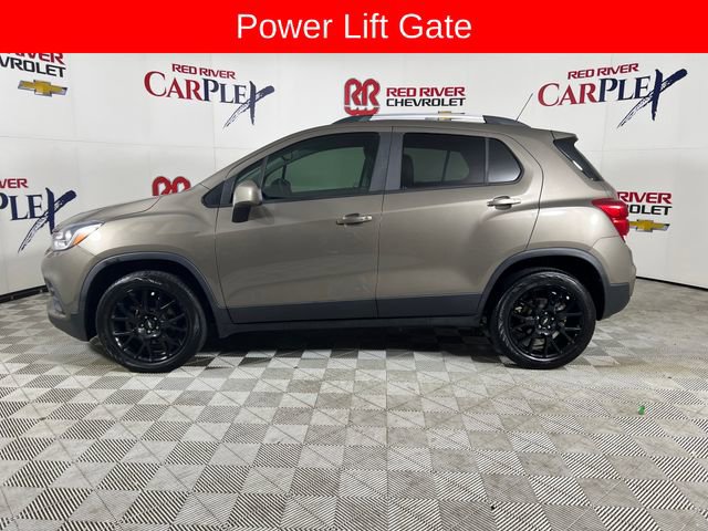 Used 2021 Chevrolet Trax LT w/ Sport Edition image 4