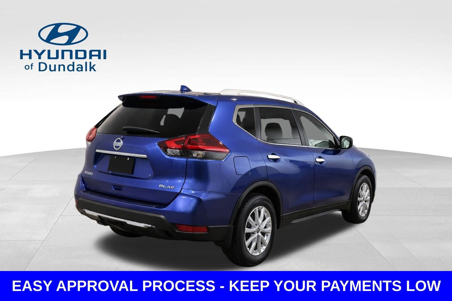Used 2019 Nissan Rogue SV image 2