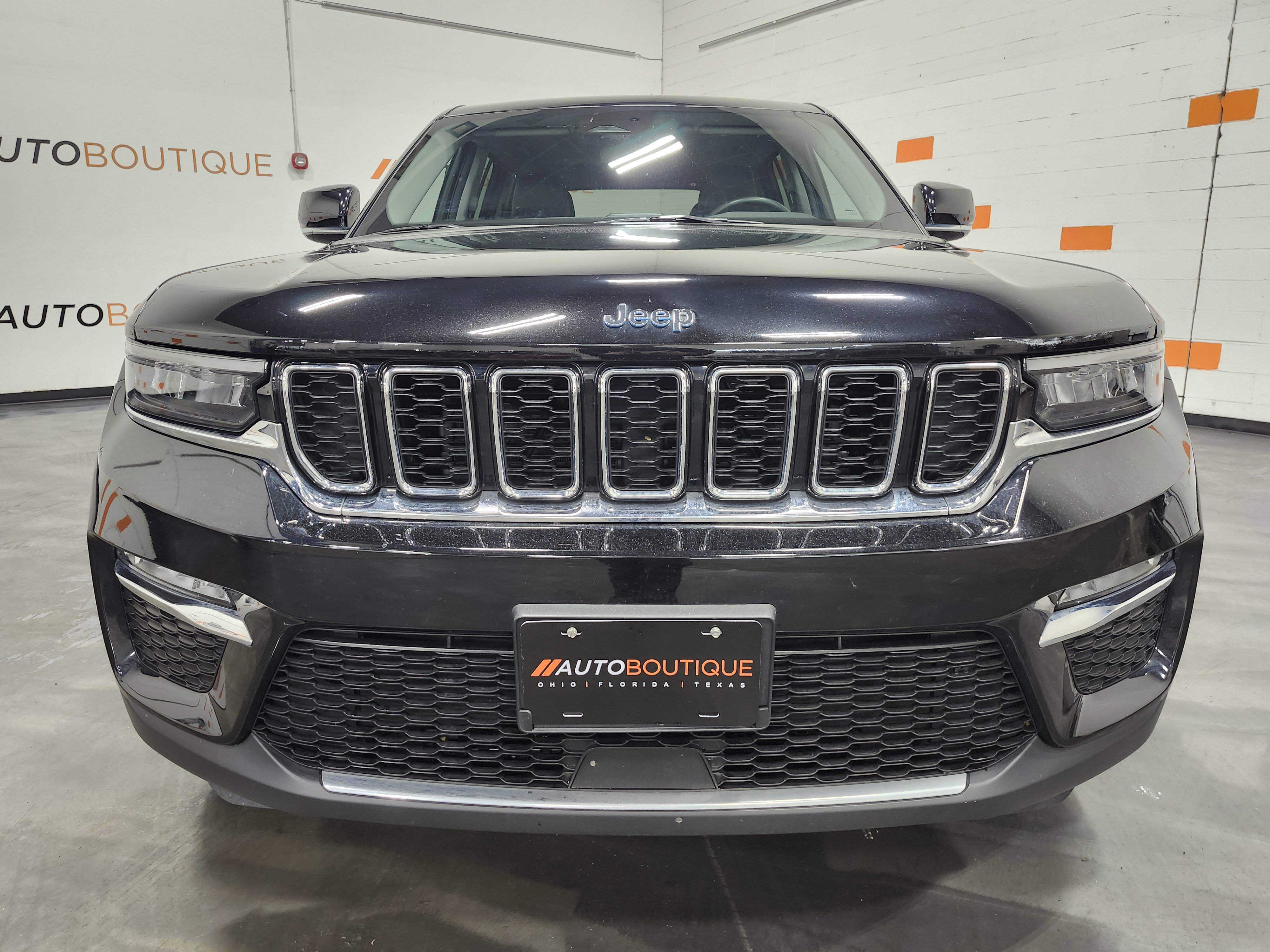 Used 2023 Jeep Grand Cherokee 4WD 4xe image 14