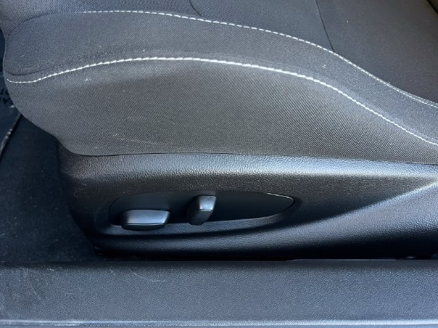 Used 2021 Chevrolet Camaro LT RWD image 26