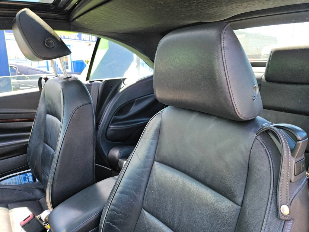 Used 2009 Volkswagen Eos Lux FWD image 12