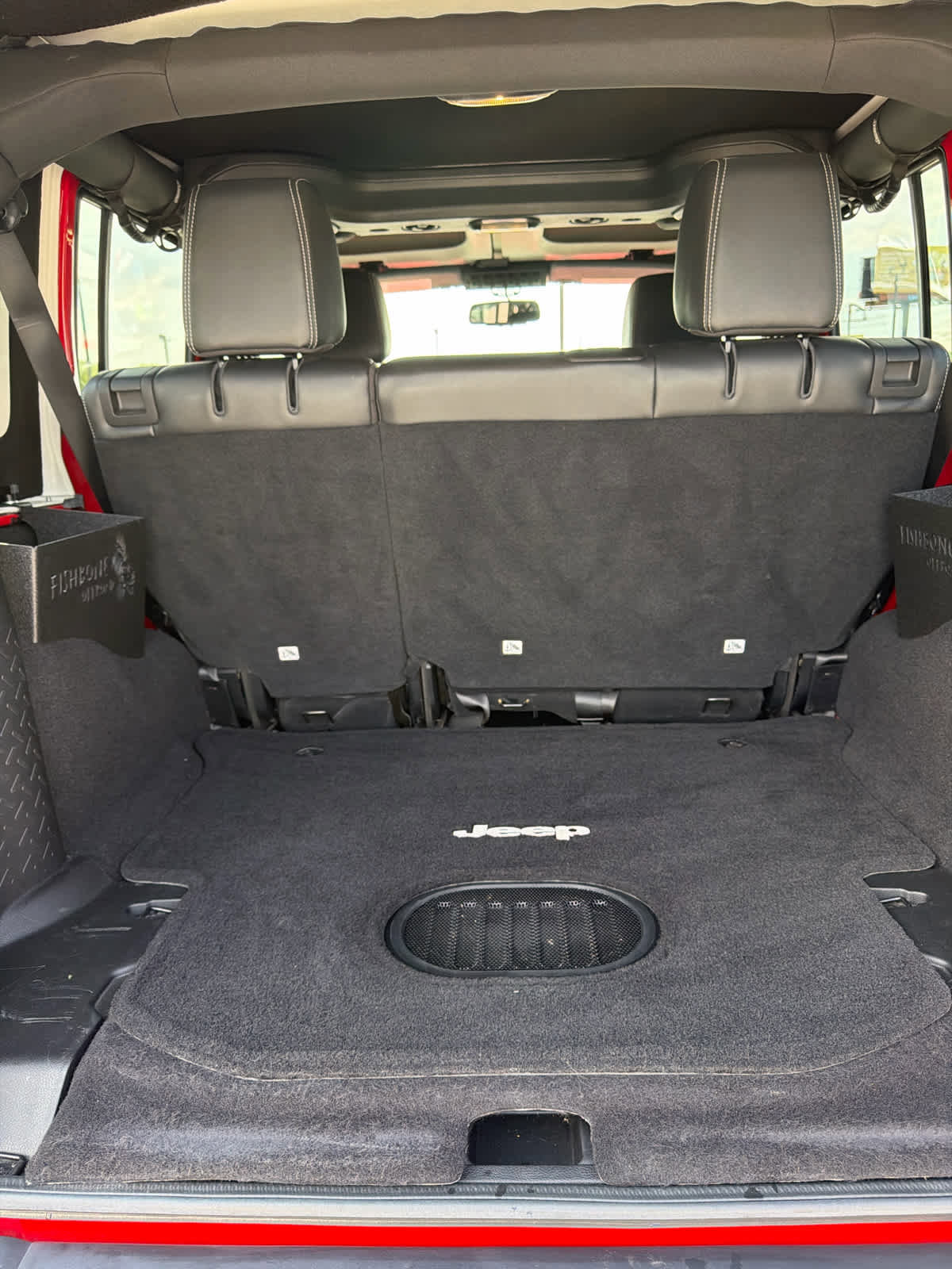 Used 2015 Jeep Wrangler Unlimited Rubicon image 9