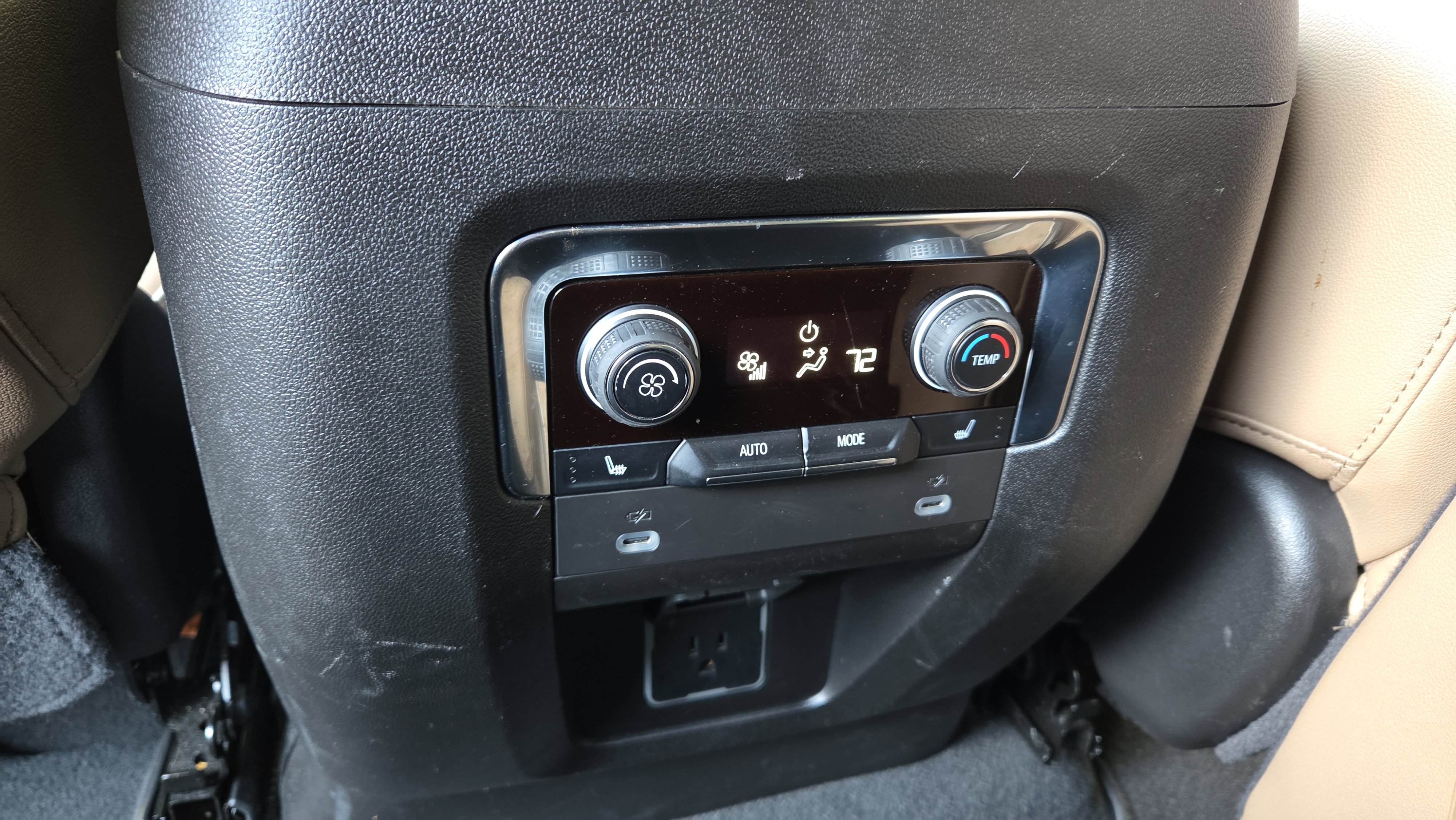 Used 2024 Chevrolet Tahoe Premier image 25