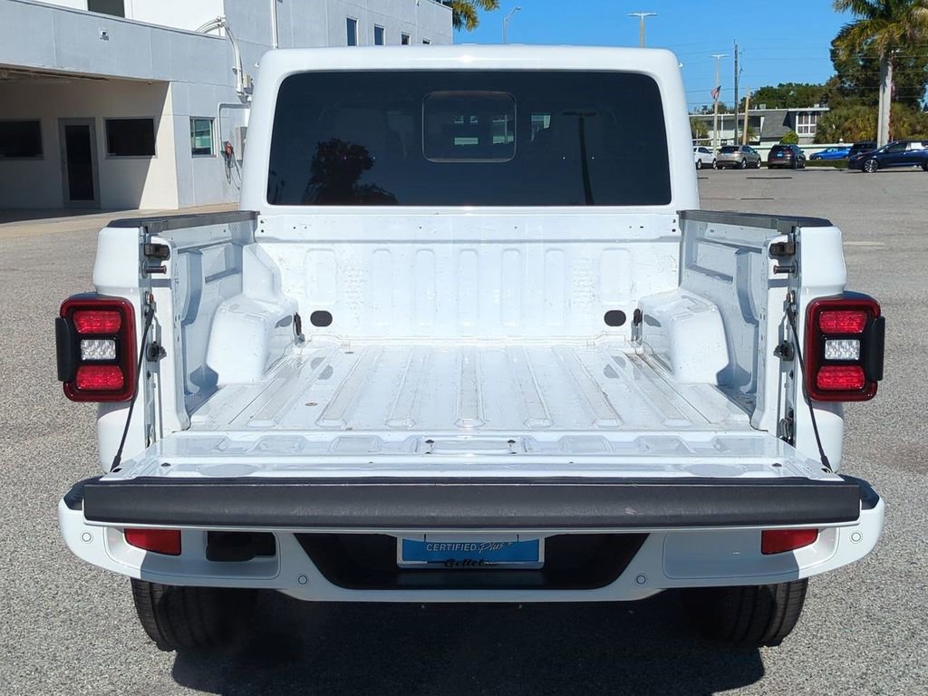 Used 2021 Jeep Gladiator Overland image 13