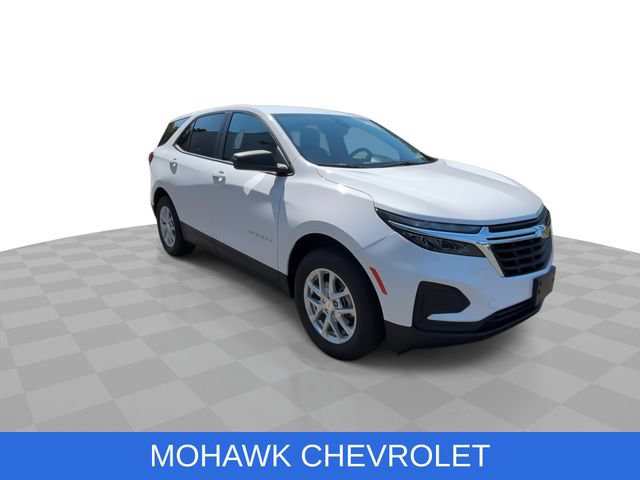 Used 2024 Chevrolet Equinox LS w/ LS Convenience Package AWD/4WD image 2