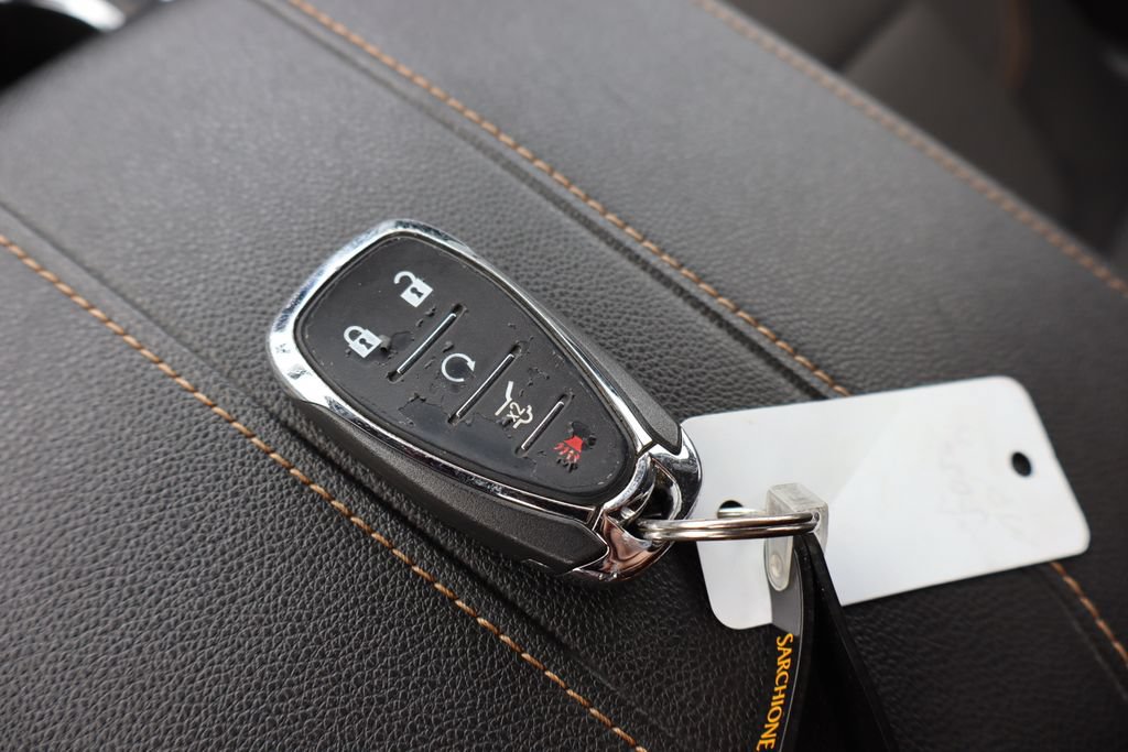 Used 2021 Chevrolet Traverse LT AWD/4WD image 37