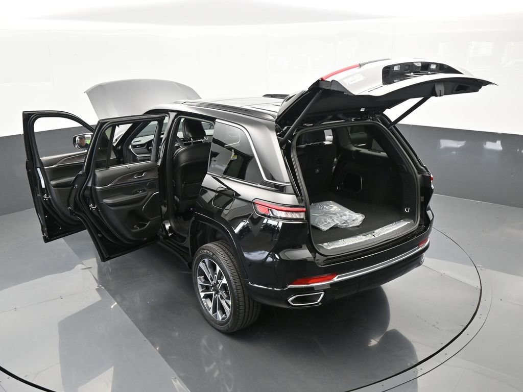 Used 2024 Jeep Grand Cherokee Overland w/ Luxury Tech Group IV image 59