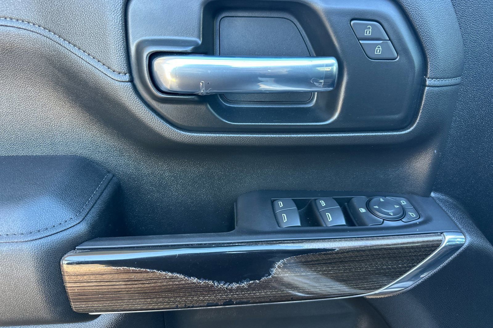 Used 2023 Chevrolet Silverado 2500 LT w/ Convenience Package image 11