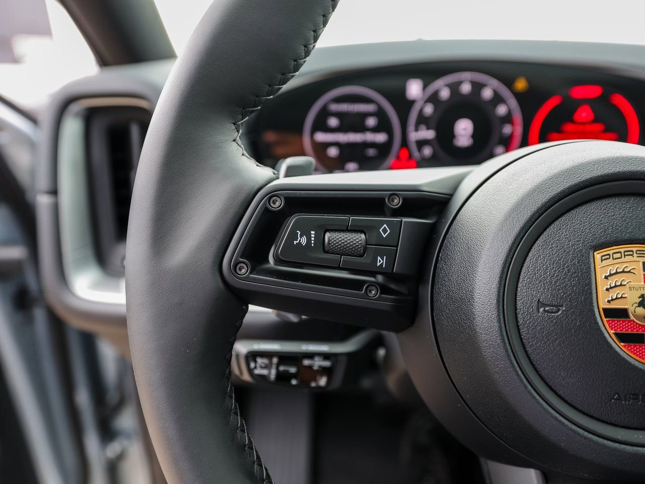 Certified 2026 Porsche Cayenne Coupe image 17