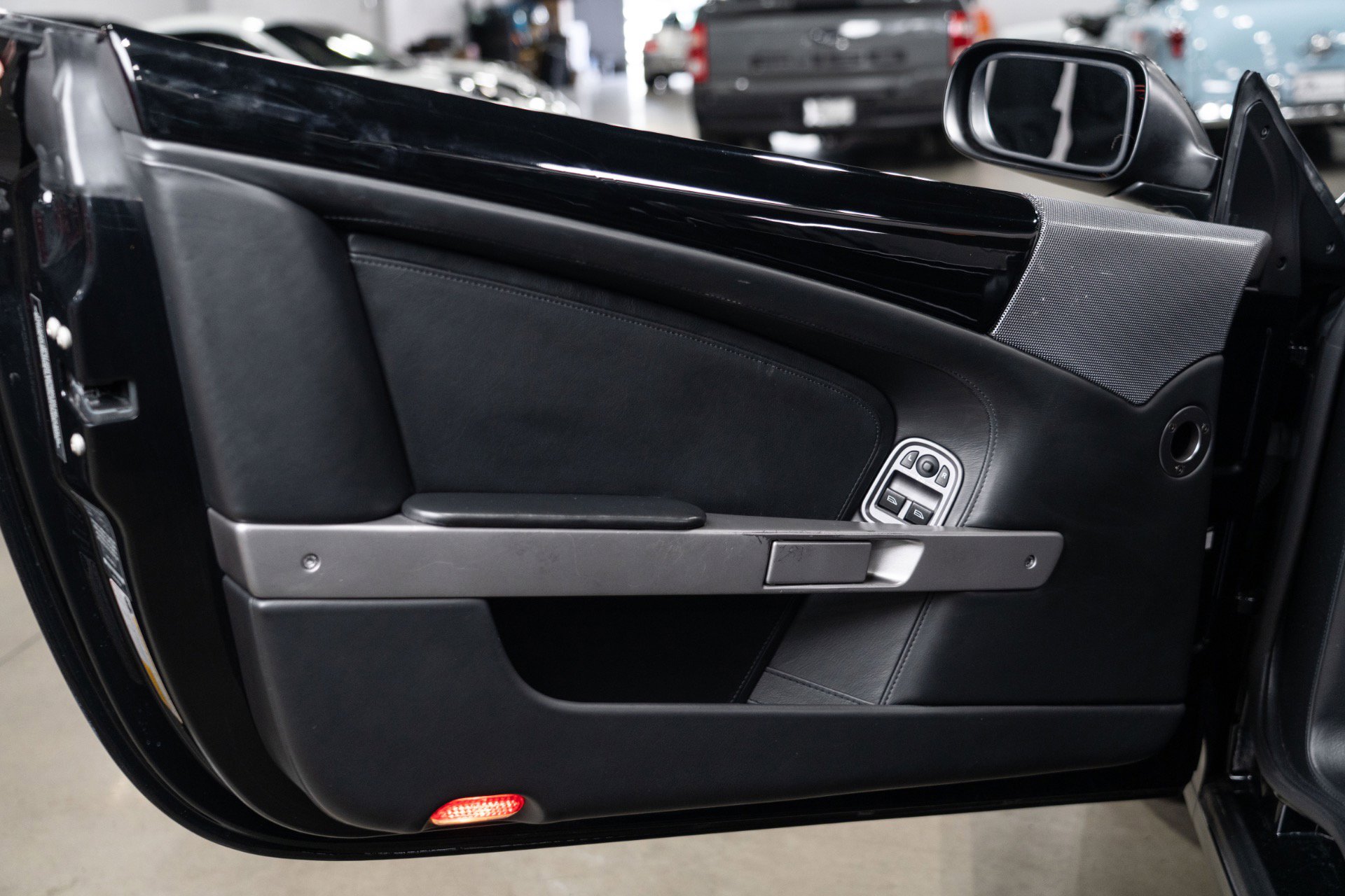 Used 2007 Aston Martin DB9 Coupe RWD image 47