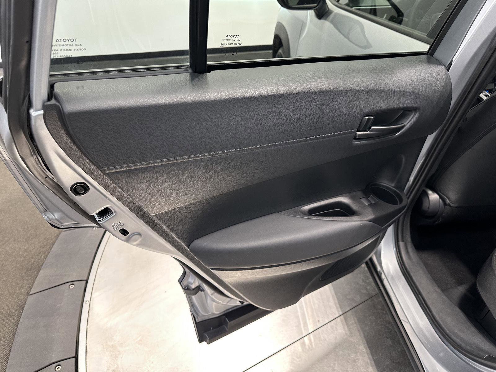 Used 2026 Toyota Corolla Cross AWD Hybrid w/ Moonroof Package image 26